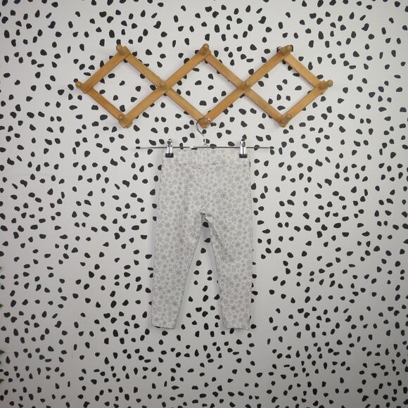 Isaac Mizrahi Snowflake Leggings - Picture 3 of 6
